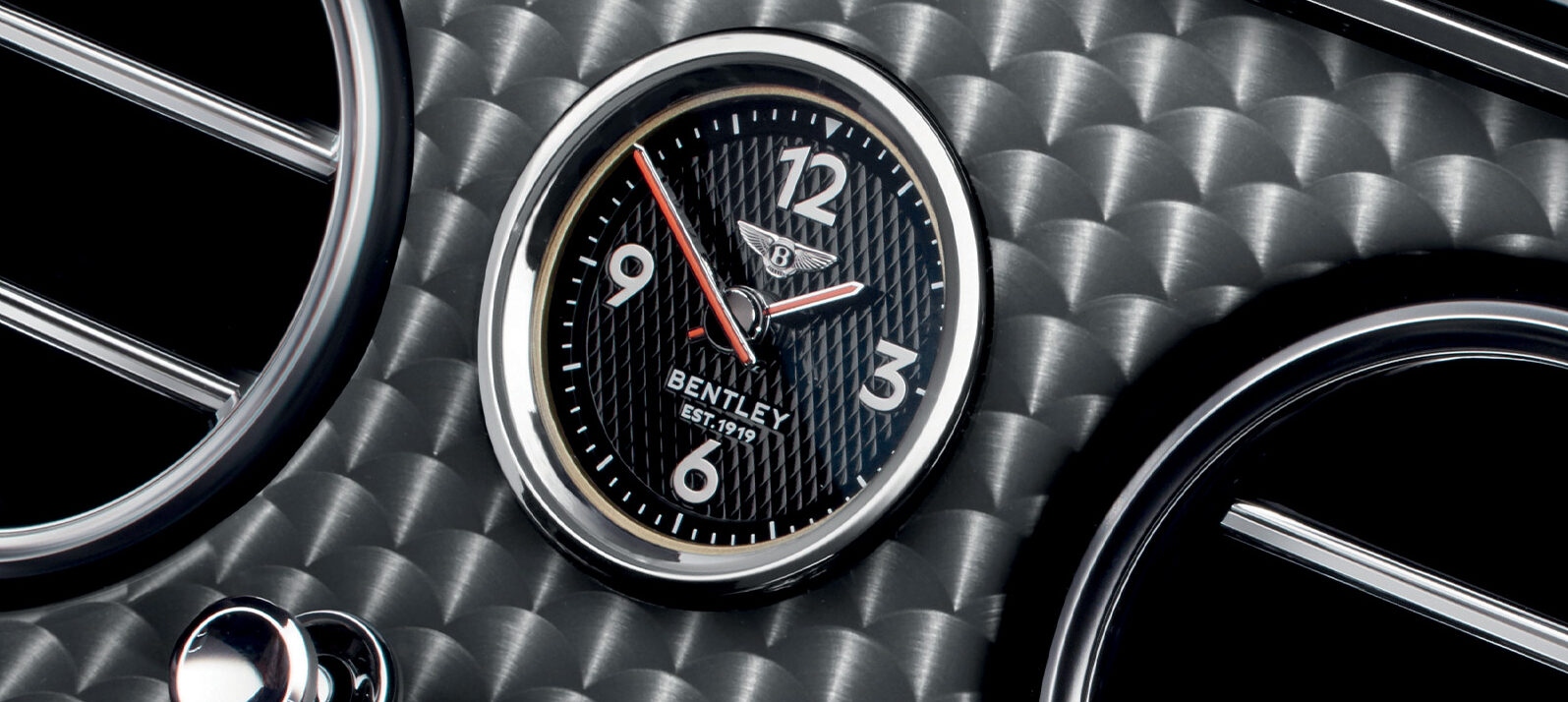 cropped-BEN_UK_11901918_Bentley_Aftersales_Paint_and_Body_Images_1920x1080_2-1.jpg